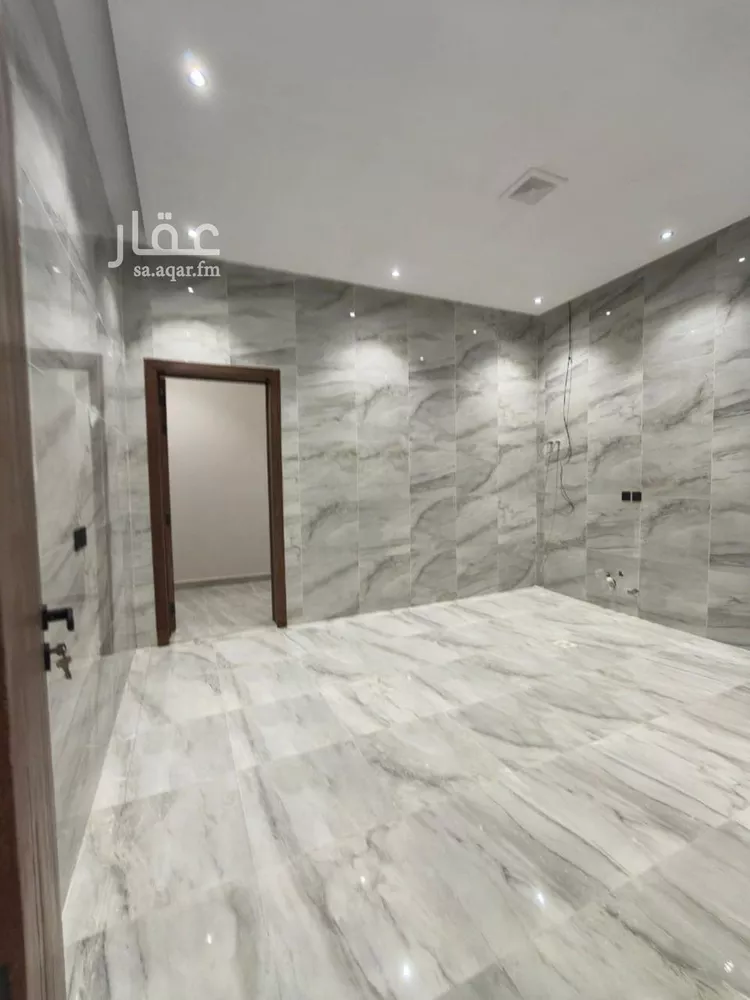 فيلا للبيع في شارع العزيزيه, حي طيبة, مدينة الرياض, منطقة الرياض 15