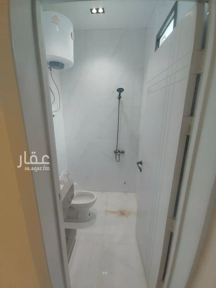 فيلا للبيع في شارع ابن نعيم, حي طيبة, مدينة الرياض, منطقة الرياض 9