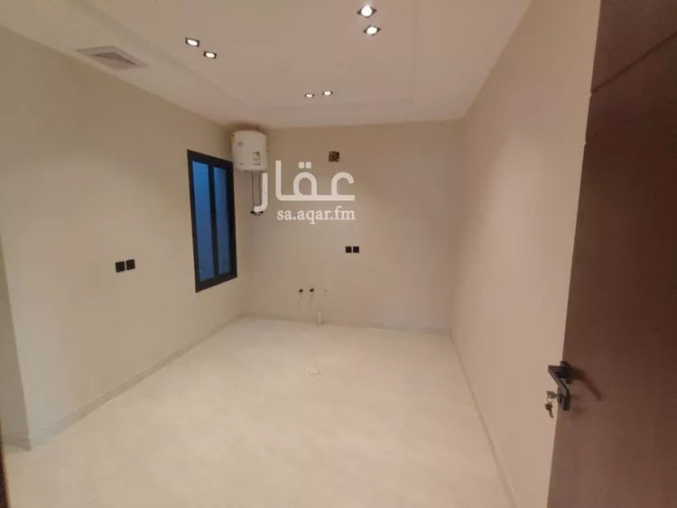 دور للبيع في شارع ابن نعيم, حي طيبة, مدينة الرياض, منطقة الرياض 14