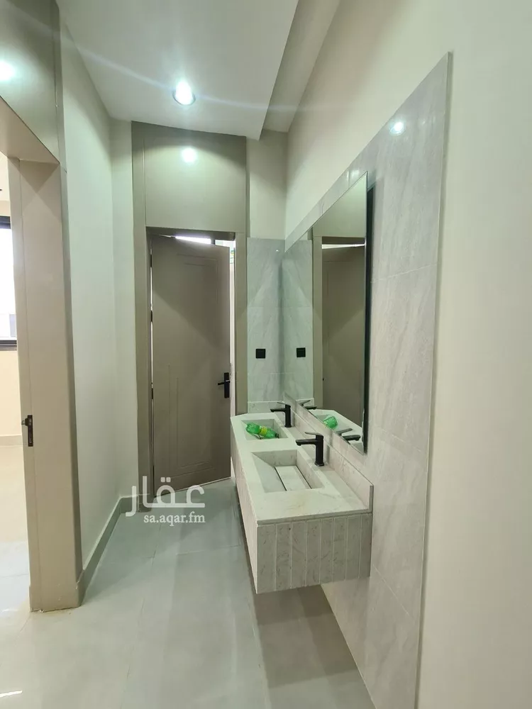 فيلا للبيع في شارع العزيزيه, حي طيبة, مدينة الرياض, منطقة الرياض صورة 5