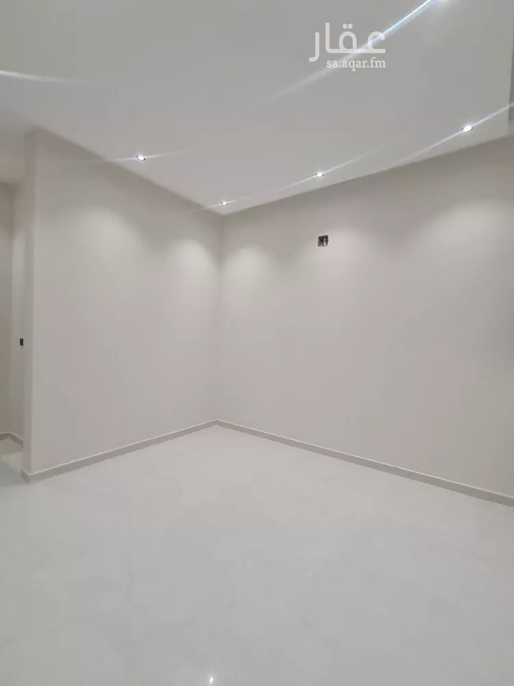 دور للبيع في شارع ابن جبير, حي طيبة, مدينة الرياض, منطقة الرياض 11