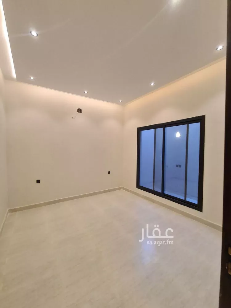فيلا للبيع في شارع ابن نعيم, حي طيبة, مدينة الرياض, منطقة الرياض 11