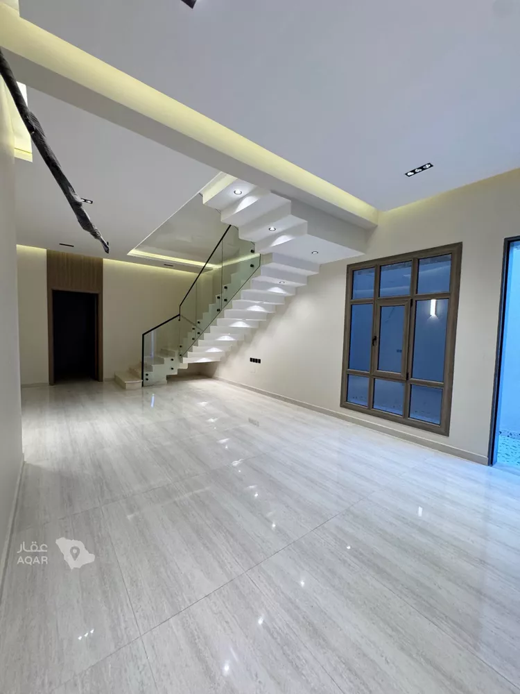 Floor for Sale in Riyadh Al Uraija Al Wusta 7