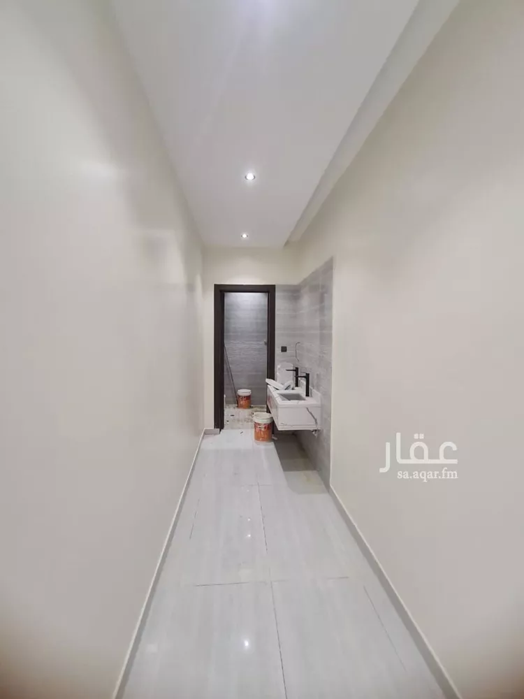 فيلا للبيع في شارع ابن سيدة اللغوي, حي عكاظ, مدينة الرياض, منطقة الرياض صورة 5