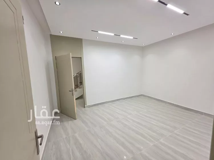 دور للبيع في شارع العزيزيه, حي طيبة, مدينة الرياض, منطقة الرياض صورة 4