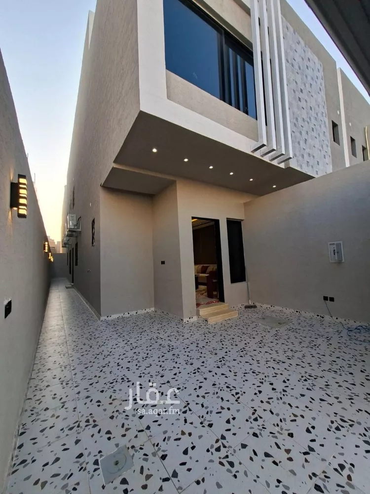 فيلا للبيع في شارع العزيزيه, حي طيبة, مدينة الرياض, منطقة الرياض صورة 2