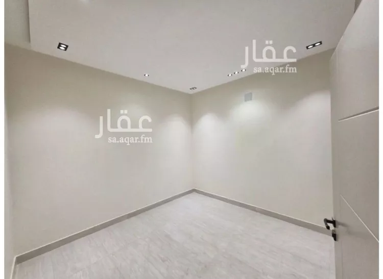 دور للبيع في شارع ابن نعيم, حي طيبة, مدينة الرياض, منطقة الرياض 9