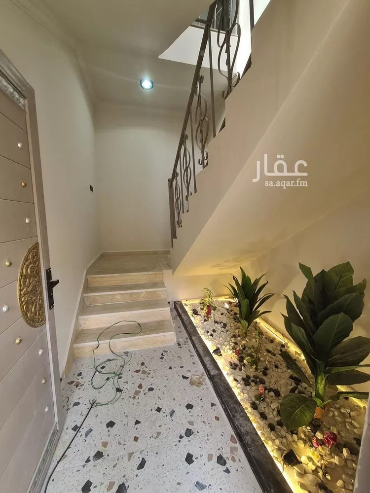 فيلا للبيع في شارع العزيزيه, حي طيبة, مدينة الرياض, منطقة الرياض صورة 3