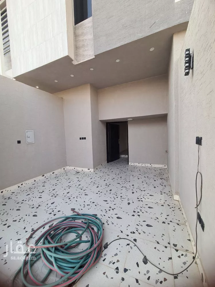 فيلا للبيع في شارع العزيزيه, حي طيبة, مدينة الرياض, منطقة الرياض صورة 2