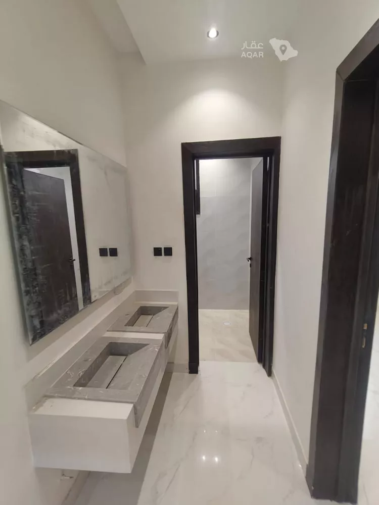 فيلا للبيع في شارع ابن نعيم, حي طيبة, مدينة الرياض, منطقة الرياض 15