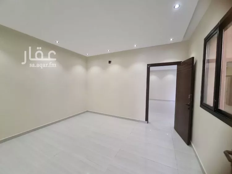 فيلا للبيع في شارع ابن المنذر, حي عكاظ, مدينة الرياض, منطقة الرياض صورة 4