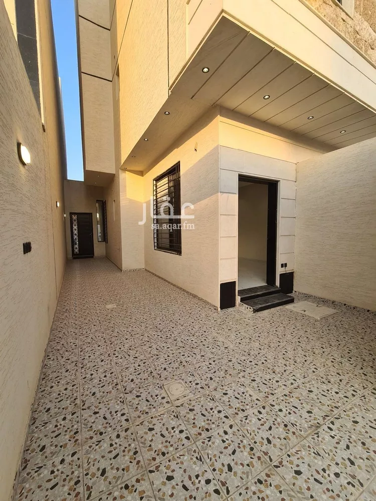 فيلا للبيع في شارع العزيزيه, حي طيبة, مدينة الرياض, منطقة الرياض صورة 3