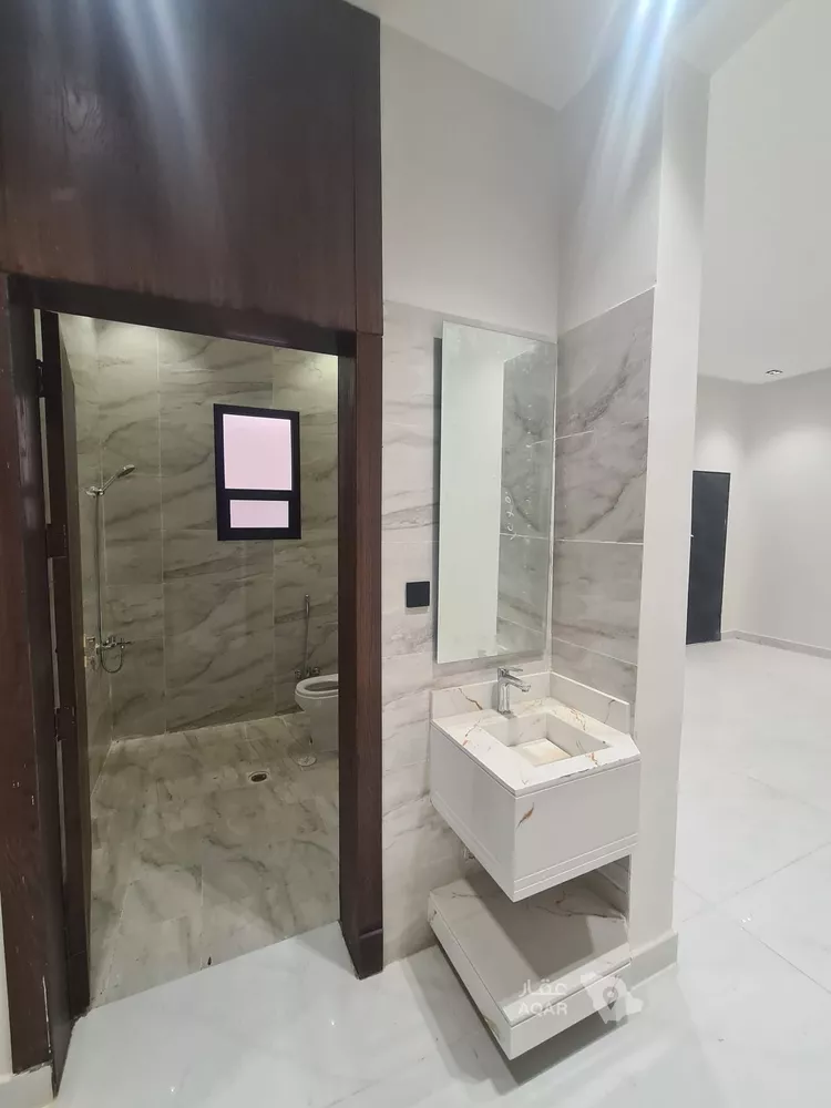 دور للبيع في شارع العزيزيه, حي طيبة, مدينة الرياض, منطقة الرياض 8