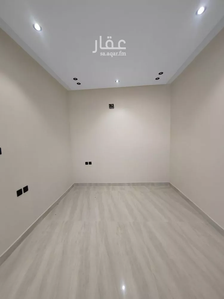 فيلا للبيع في شارع عباس بن فرناس, حي العريجاء الأوسط, مدينة الرياض, منطقة الرياض صورة 4