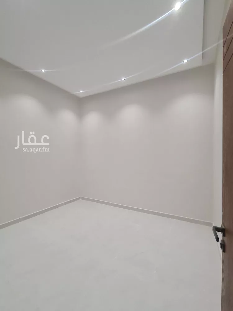 دور للبيع في شارع ابن جبير, حي طيبة, مدينة الرياض, منطقة الرياض 9