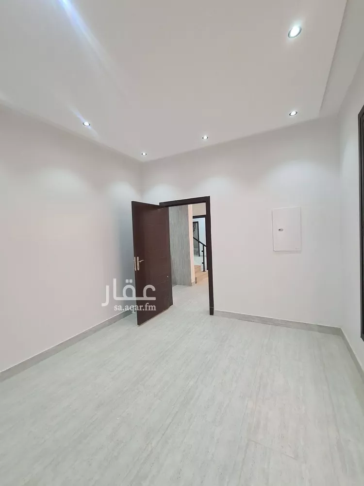 فيلا للبيع في شارع ابن نعيم, حي طيبة, مدينة الرياض, منطقة الرياض صورة 5