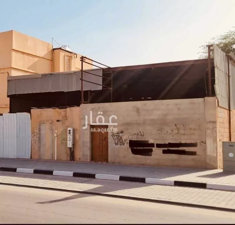 محل للبيع في شارع عبدالعزيز ال سعود, حي العزيزية, مدينة حفر الباطن, المنطقة الشرقية صورة 2
