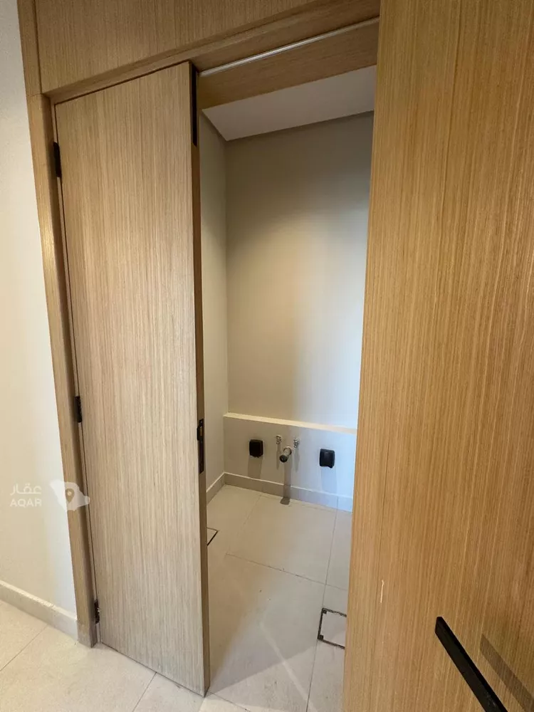 شقة للإيجار في شارع سكاكا, حي الحمراء, مدينة الخبر, المنطقة الشرقية 18