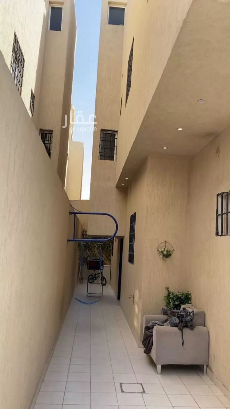 فيلا للبيع في شارع الدوائر ، حي العزيزية ، الرياض ، منطقة الرياض صورة 3