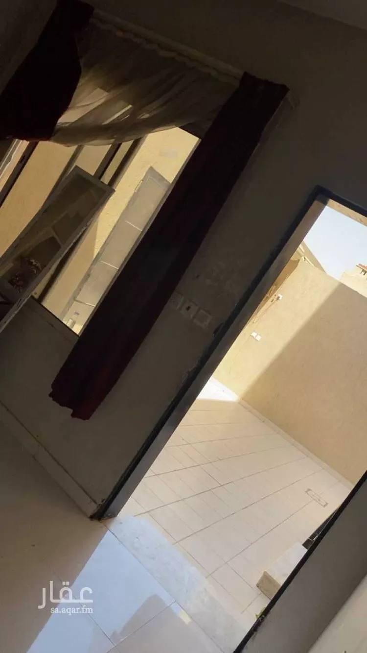 فيلا للبيع في شارع الدوائر ، حي العزيزية ، الرياض ، منطقة الرياض صورة 2
