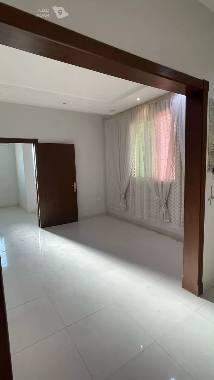 Floor for Rent in Riyadh Al Arid 7