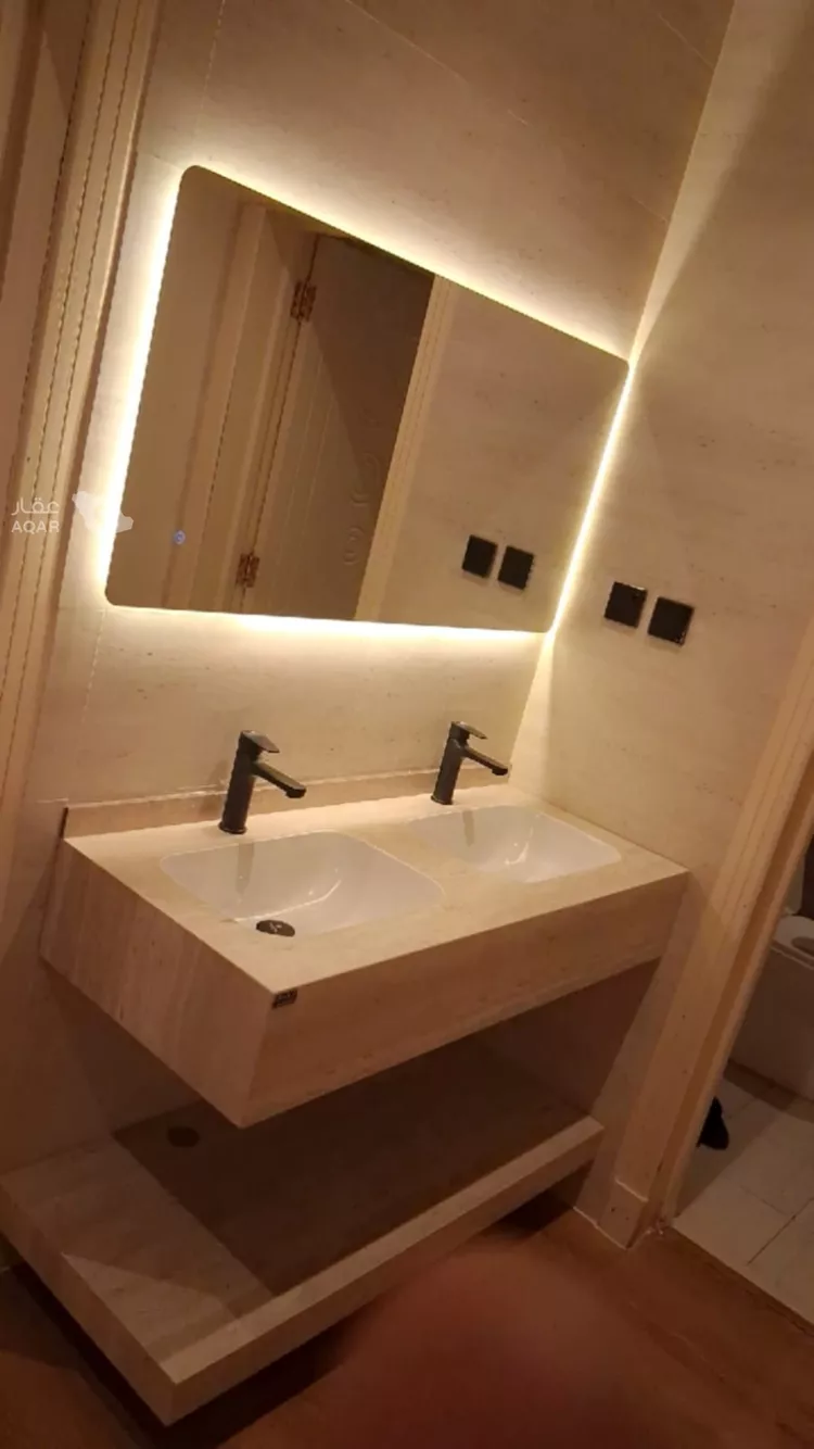 Floor for Rent in Riyadh Al Mahdiyah 8