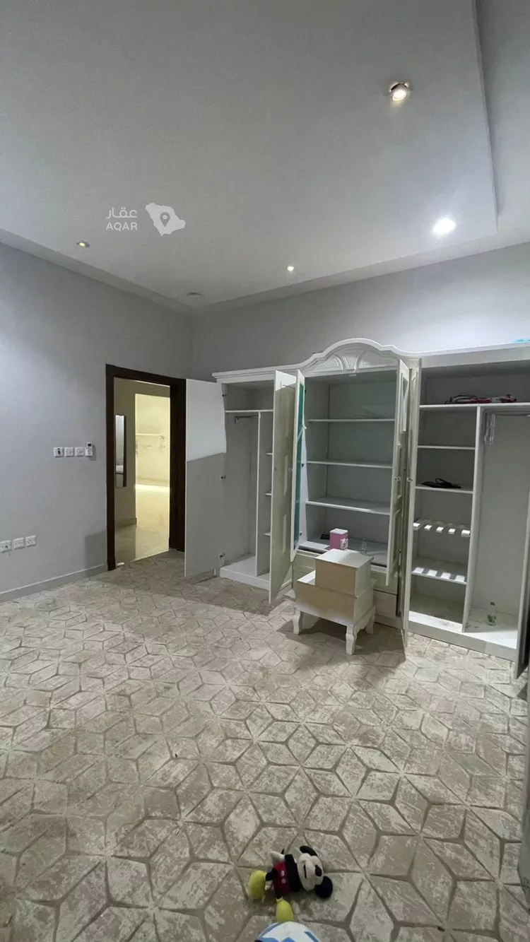 Floor for Rent in Riyadh Al Arid 8