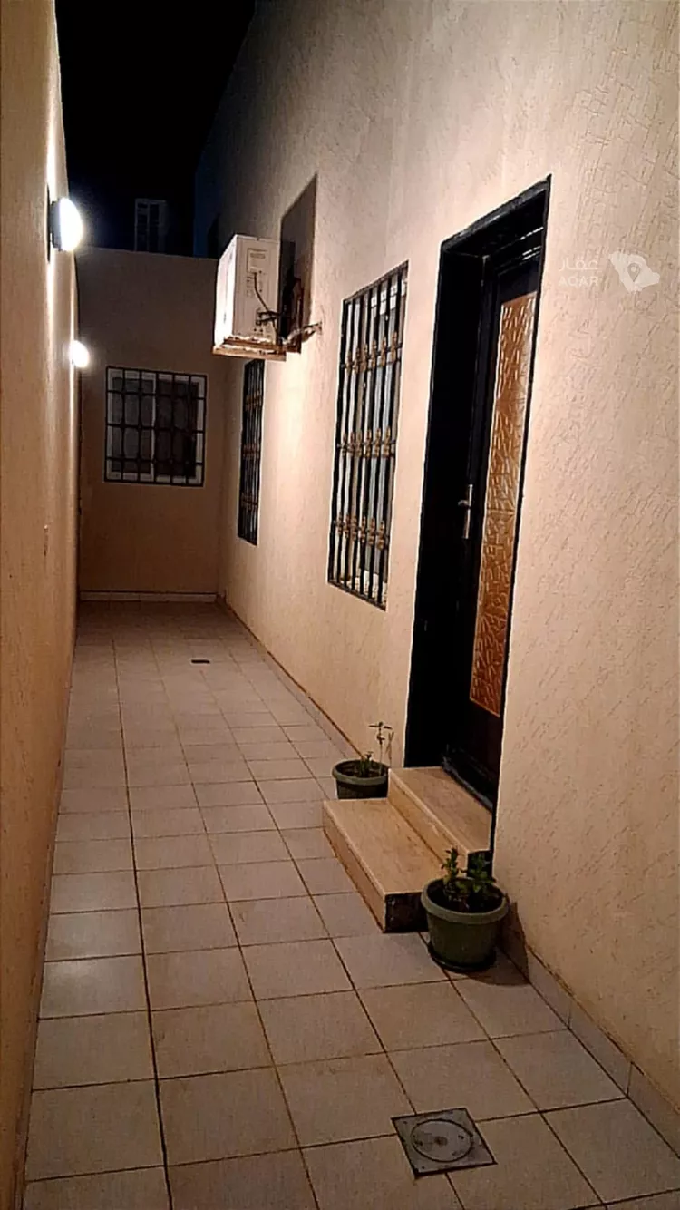 Floor for Rent in Riyadh Al Mahdiyah 6