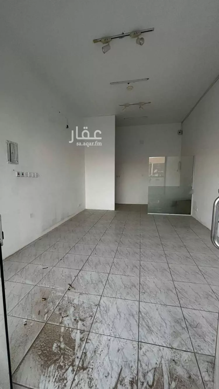 محل للإيجار في شارع فيصل بن مشعل بن سعود بن عبدالعزيز الفرعي, حي المنار, مدينة بريدة, منطقة القصيم صورة 2