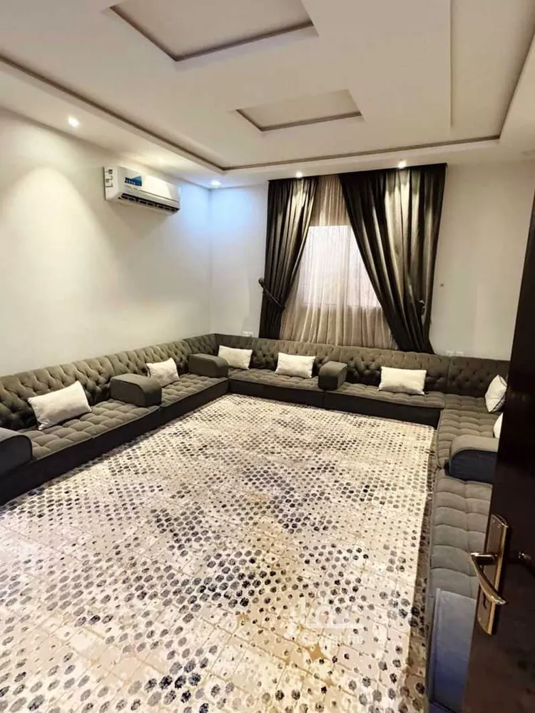 فيلا للإيجار في شارع الحارث بن حاطب الجمحي, حي العوالي, مدينة الرياض, منطقة الرياض صورة 2
