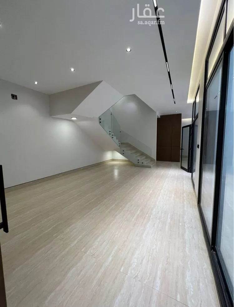 فيلا للبيع في شارع أبي الشيخ الأصبهاني, حي المهدية, مدينة الرياض, منطقة الرياض صورة 4