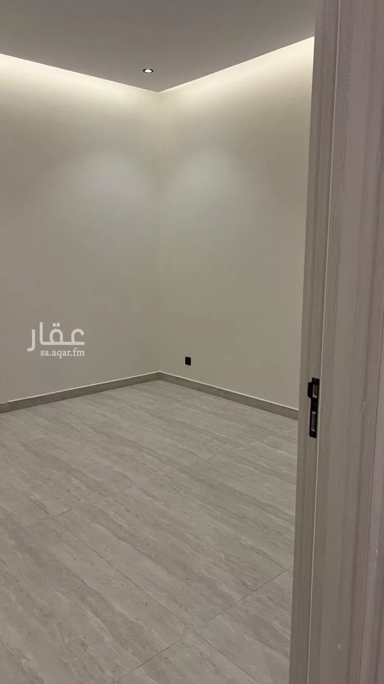 فيلا للبيع في شارع علي بن أبي طاهر, حي الرمال, مدينة الرياض, منطقة الرياض صورة 4