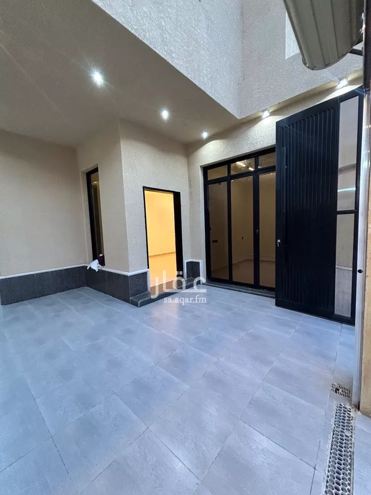 فيلا للبيع في شارع حجاج بن أرطأة, حي الرمال, مدينة الرياض, منطقة الرياض صورة 3