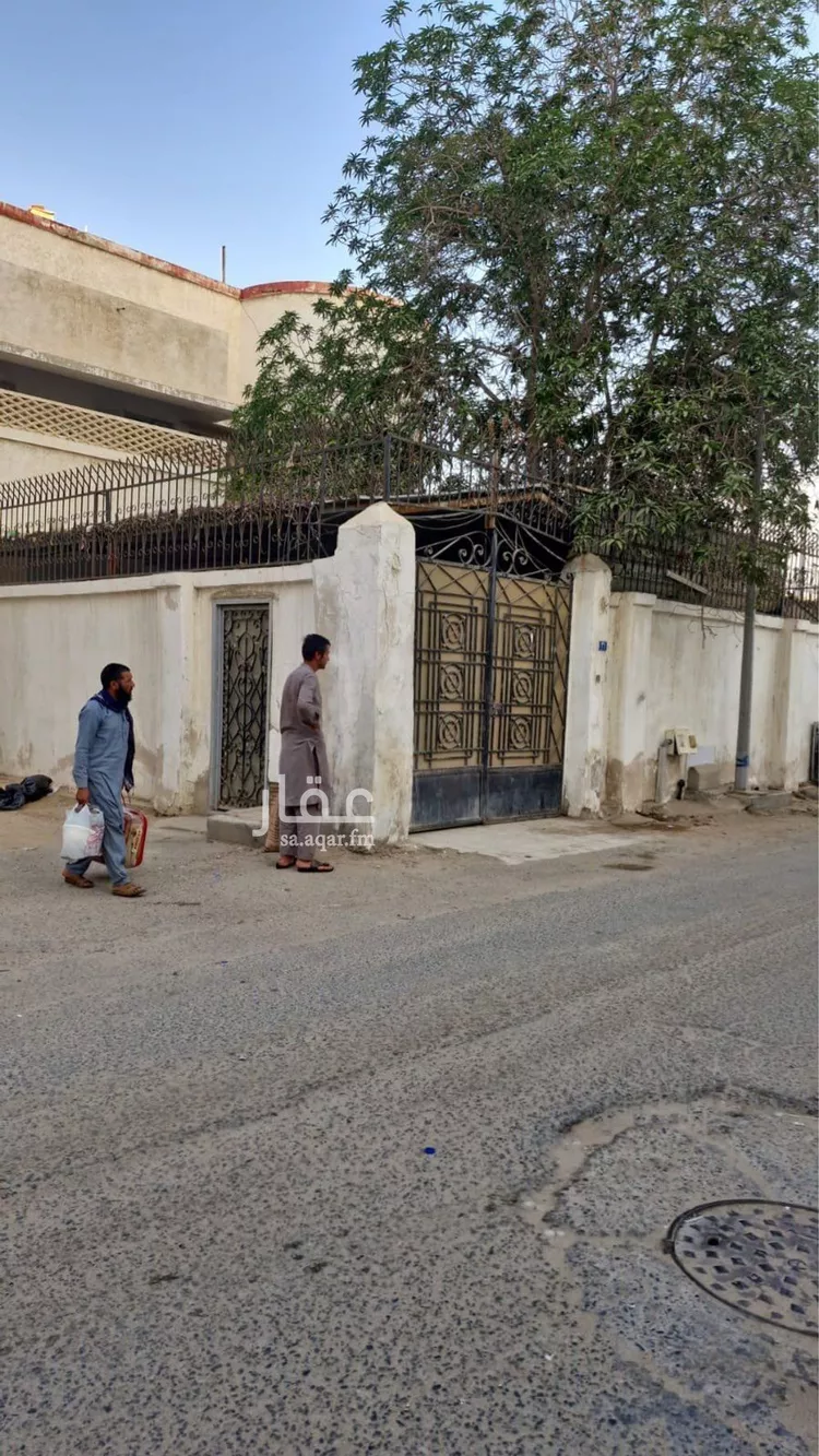 فيلا للبيع في شارع احمد السباعي, حي الرويس, مدينة جدة, منطقة مكة المكرمة 1 صورة
