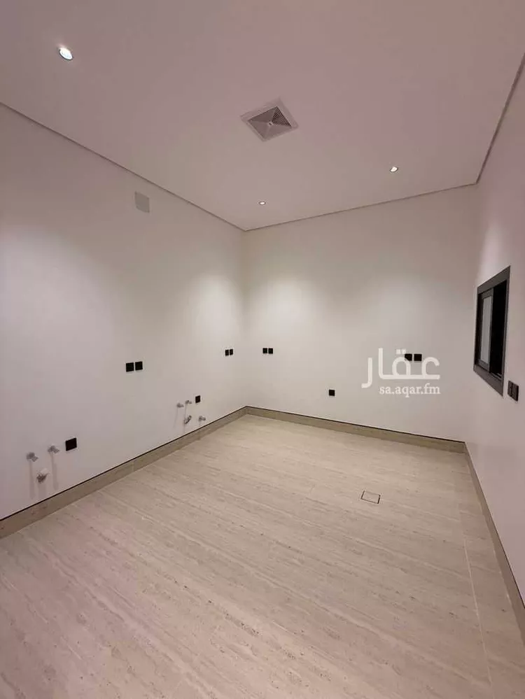 Floor for Sale in Riyadh Ar Rimal 8