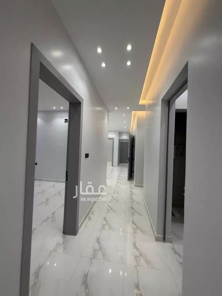 دور للبيع في شارع طبرجل, حي العزيزية, مدينة الرياض, منطقة الرياض صورة 5