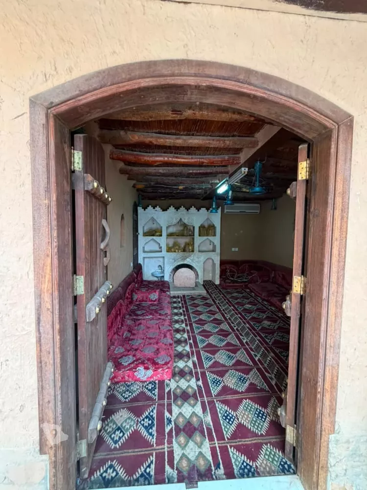 فيلا للبيع في شارع أبي الحسين المختار, حي شبرا, مدينة الرياض, منطقة الرياض صورة 2