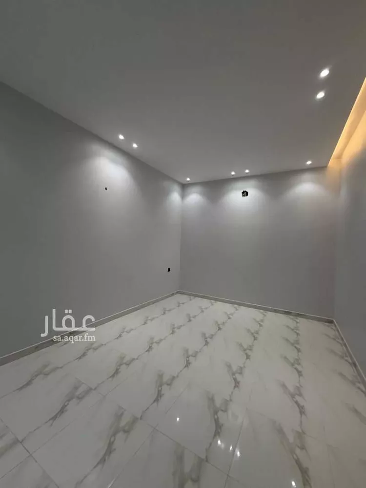 دور للبيع في شارع طبرجل, حي العزيزية, مدينة الرياض, منطقة الرياض صورة 4