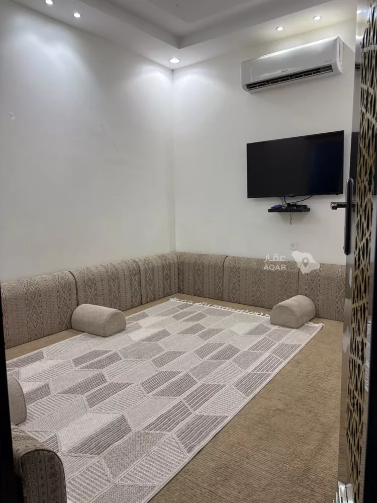 دور للبيع في شارع رقم 4, حي العزيزية, مدينة الرياض, منطقة الرياض صورة 2