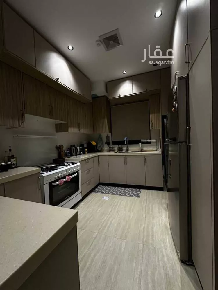 شقة للبيع في شارع رصيص, حي العزيزية, مدينة الرياض, منطقة الرياض صورة 2