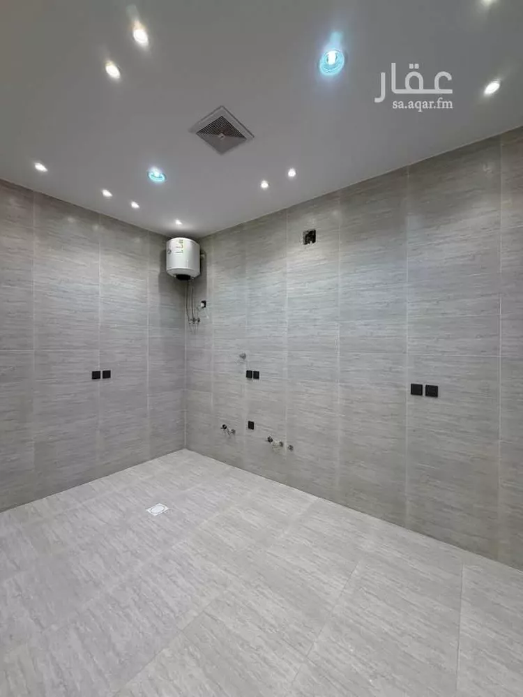 دور للبيع في شارع نهاوند, حي العزيزية, مدينة الرياض, منطقة الرياض 8