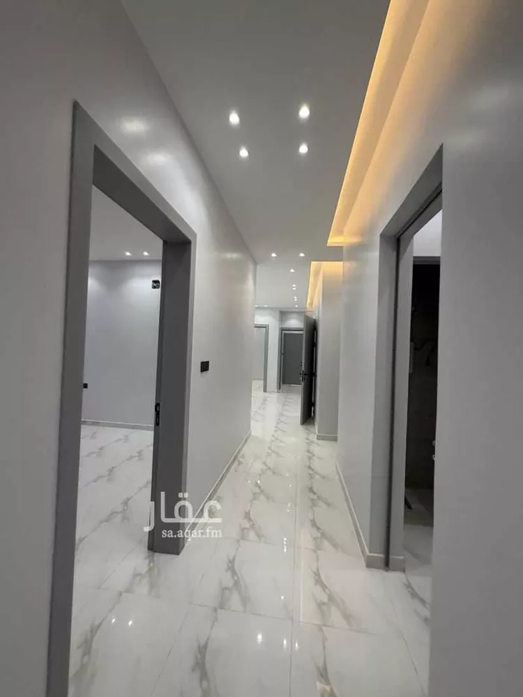 دور للبيع في شارع نهاوند, حي العزيزية, مدينة الرياض, منطقة الرياض صورة 4