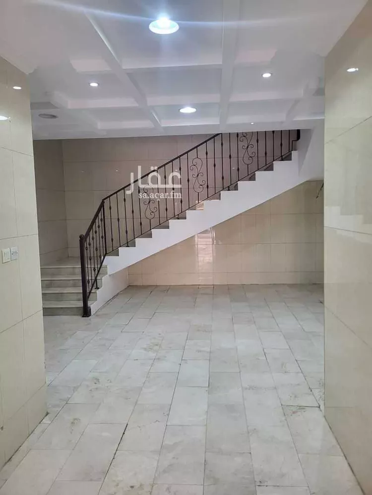 عمارة للبيع في شارع الأحياء, حي العزيزية, مدينة الرياض, منطقة الرياض 6