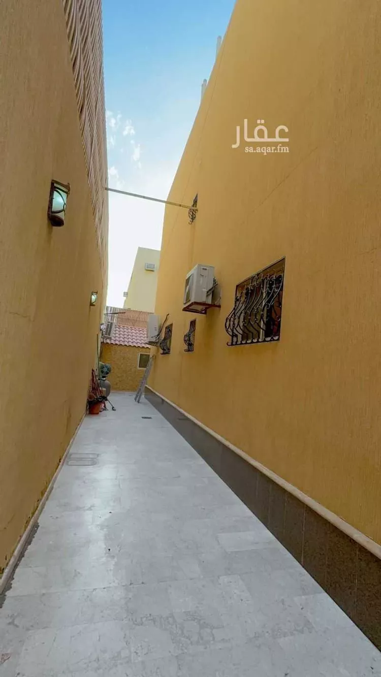 فيلا للبيع في شارع رقم 112, حي العزيزية, مدينة الرياض, منطقة الرياض 42