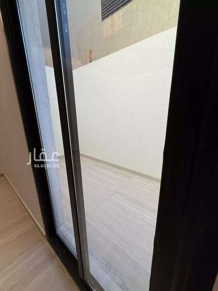 دور للبيع في شارع إبراهيم الهاشمي, حي عكاظ, مدينة الرياض, منطقة الرياض صورة 5