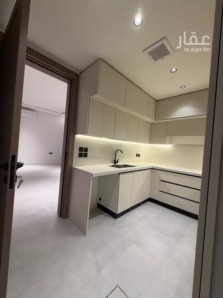 دور للبيع في شارع رقم 308, حي النرجس, مدينة الرياض, منطقة الرياض صورة 5