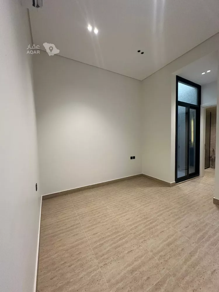 Floor for Rent in Riyadh Salah Ad Din 8