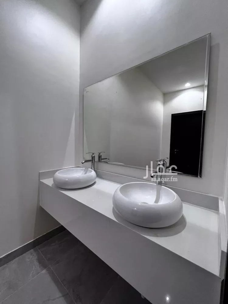 فيلا للبيع في شارع عبدالله القيرواني, حي الرمال, مدينة الرياض, منطقة الرياض صورة 2