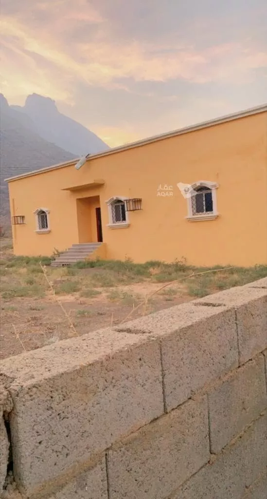 بيت للبيع في مركز خاط صورة 4
