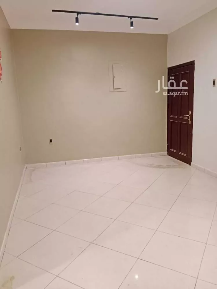 شقة للإيجار في شارع 7هـ, حي الحزام الأخضر, مدينة الخبر, المنطقة الشرقية صورة 2